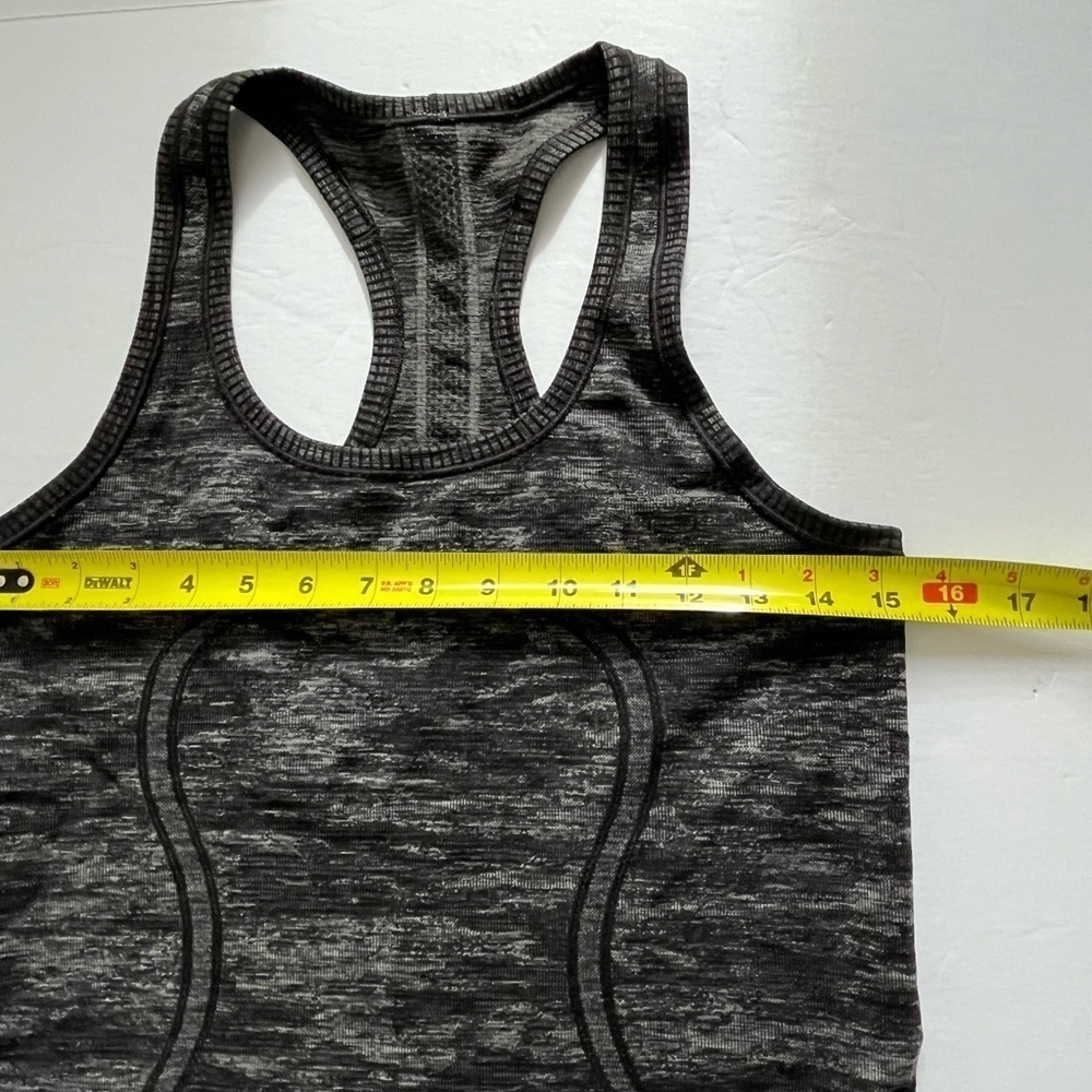 Lululemon Set of 2 Racerback Tanks Size 6 Black and Green - Picture 7 of 12